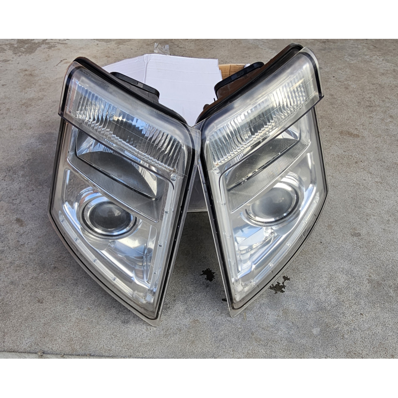 Фара основного світла VOLVO FM/FH 21035637 HELLA 82304585