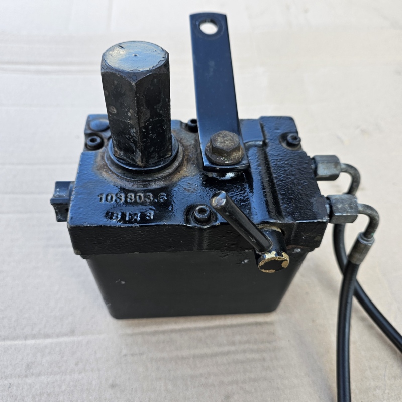 Насос подема кабіни MAN TGX/TGS/TGA 81417236130