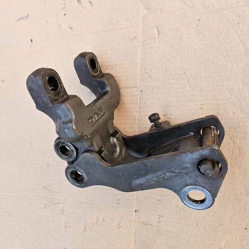 1850662 / 1850664 DAF XF 106 Кронштейн торсіону кабіни лівий 1850662 / 1850664 DAF XF 106 Кронштейн торсіону кабіни лівий